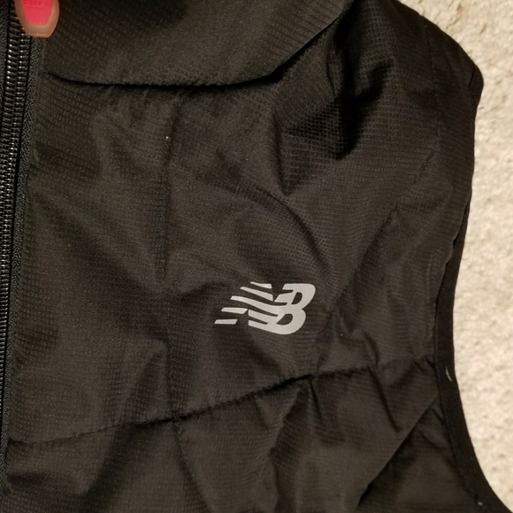 New Balance Puffer Quilt Tech Vest - Picture 5 of 10